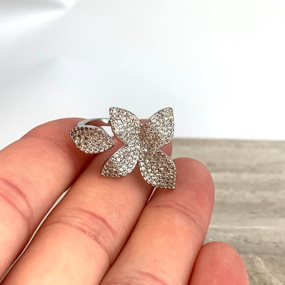 NEW ~ Anthropologie Adina Eden Fancy Flower Petal Gold Ring — Adjustable band - Picture 16 of 16